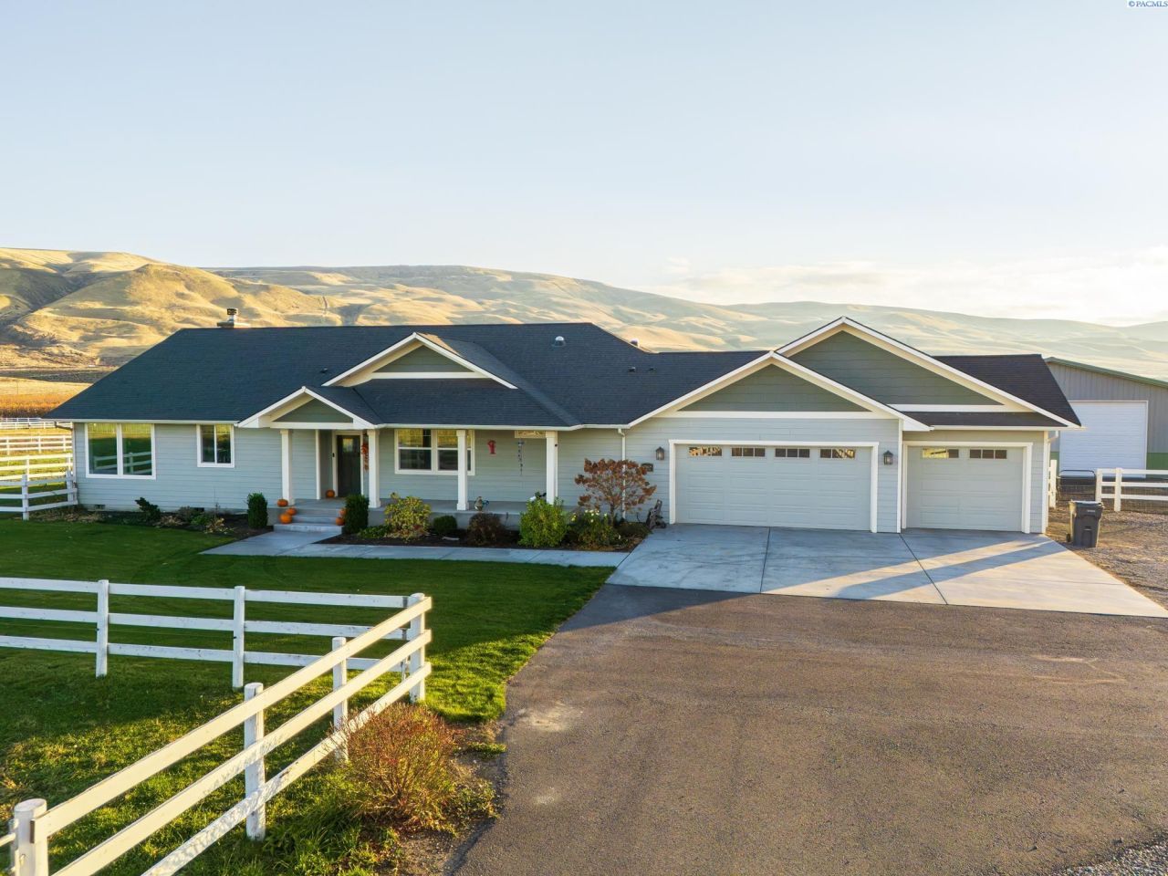 67809 W Island View Pr Nw, Prosser, WA 99350 Main Photo