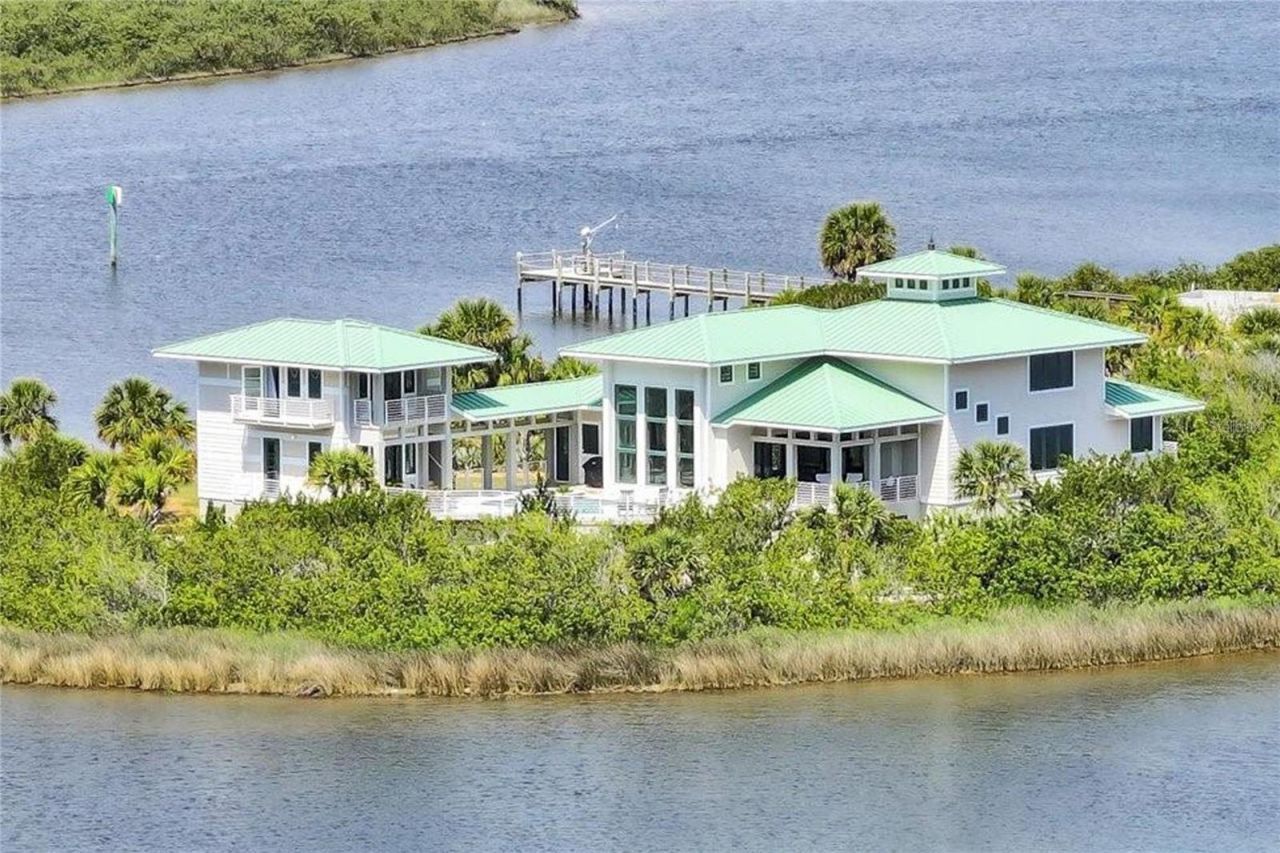 2590 Palm Avenue, Flagler Beach, FL 32136 Main Photo