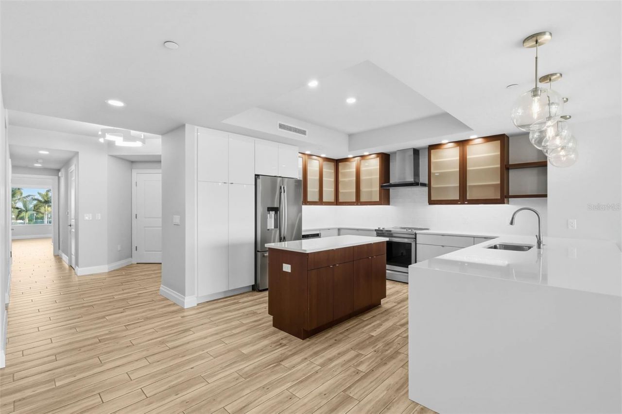 800 Collany Road, Unit 302, Saint Petersburg, FL 33715 Photo