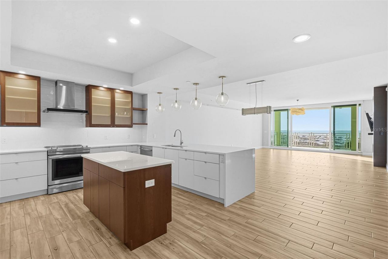 800 Collany Road, Unit 302, Saint Petersburg, FL 33715 Photo