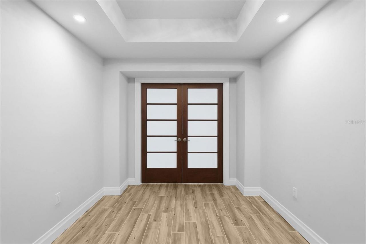 800 Collany Road, Unit 302, Saint Petersburg, FL 33715 Photo