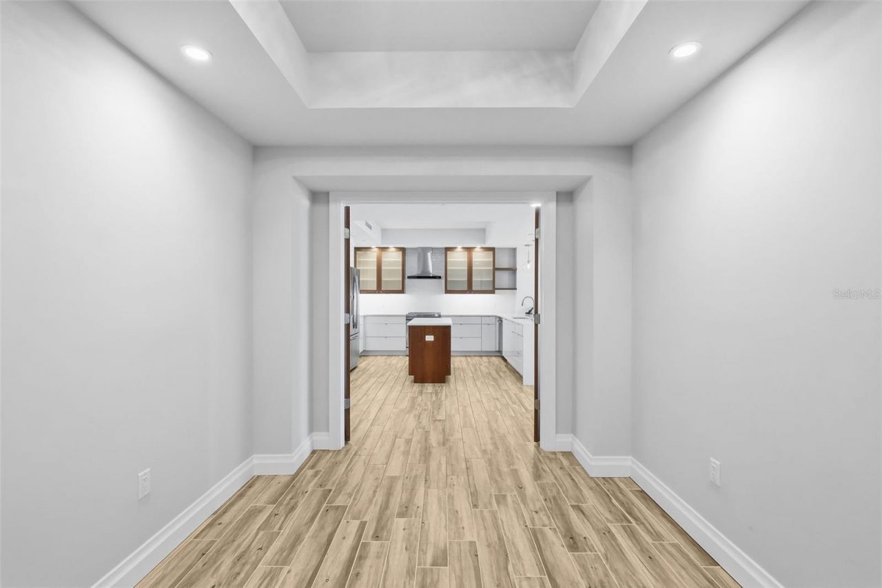 800 Collany Road, Unit 302, Saint Petersburg, FL 33715 Photo