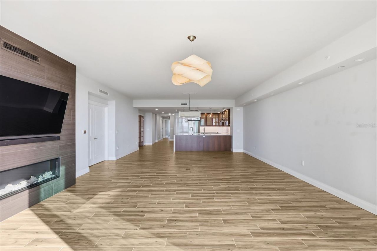 800 Collany Road, Unit 302, Saint Petersburg, FL 33715 Photo