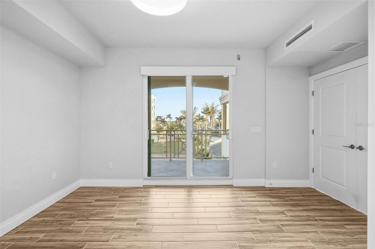 800 Collany Road, Unit 302, Saint Petersburg, FL 33715 Photo