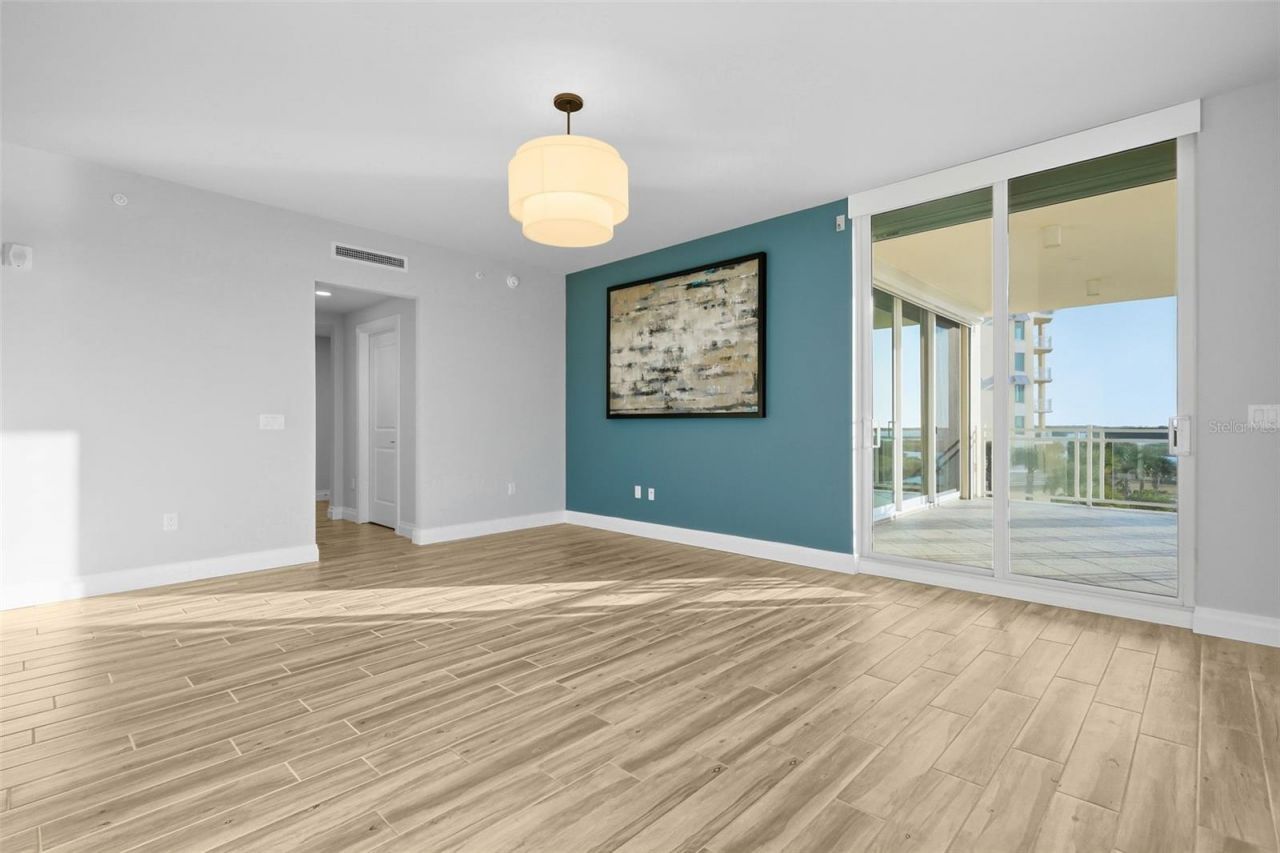 800 Collany Road, Unit 302, Saint Petersburg, FL 33715 Photo