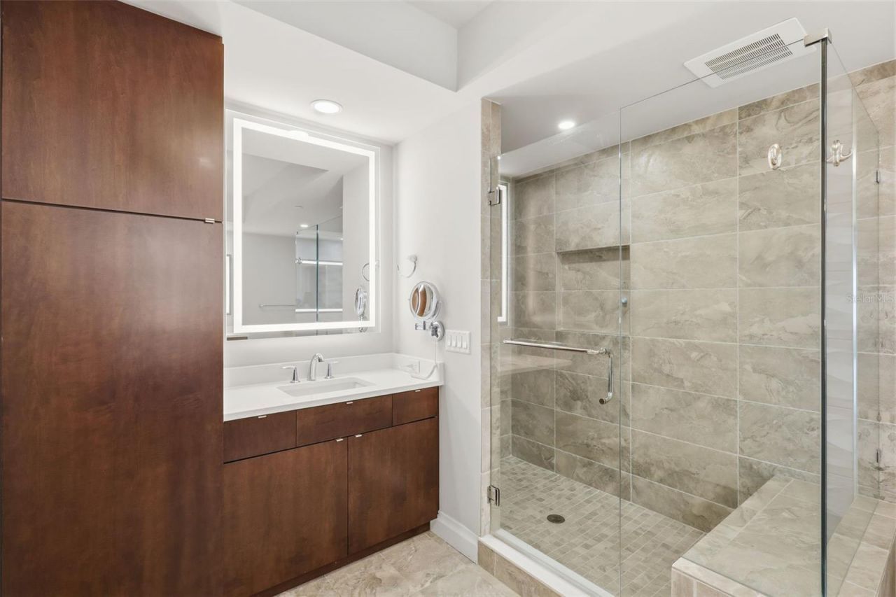 800 Collany Road, Unit 302, Saint Petersburg, FL 33715 Photo