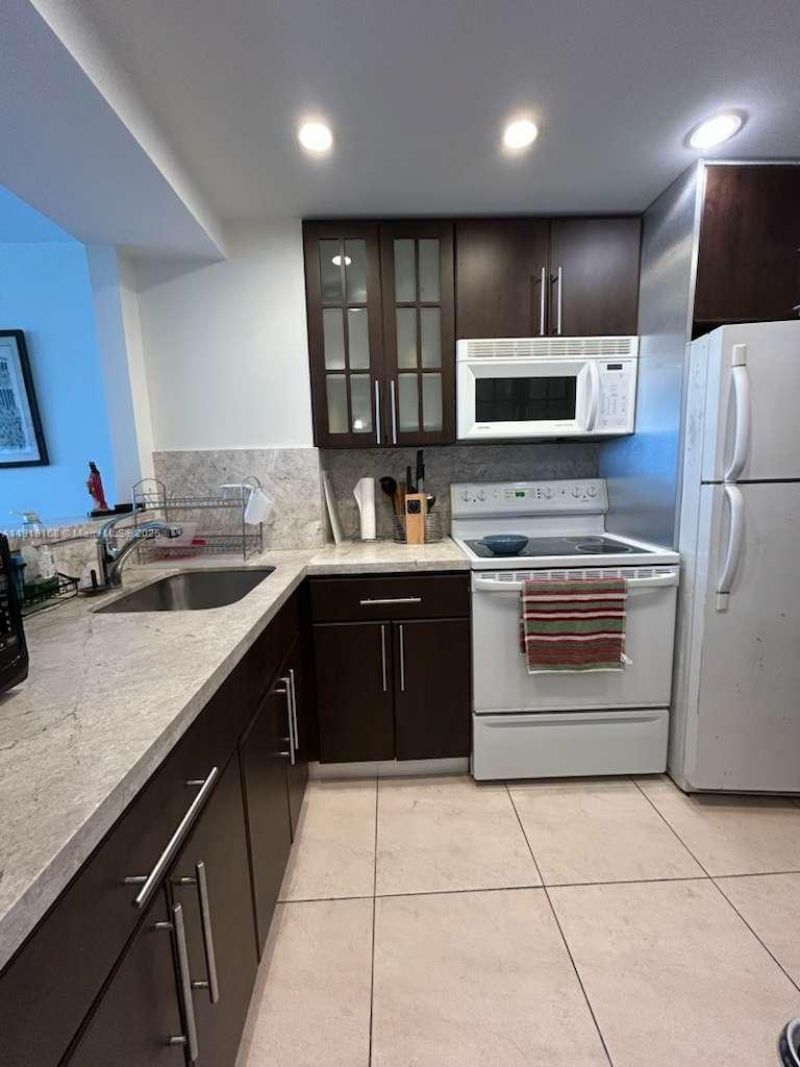 2899 Collins Ave, Unit 625, Miami Beach, FL 33140 Photo