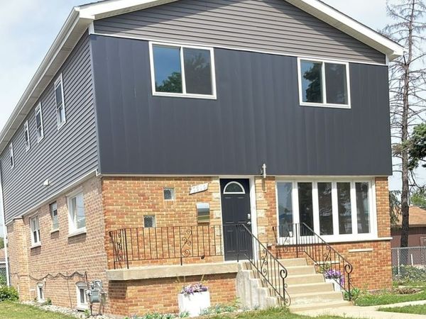 7916 Mcvicker Avenue, Burbank, IL 60459