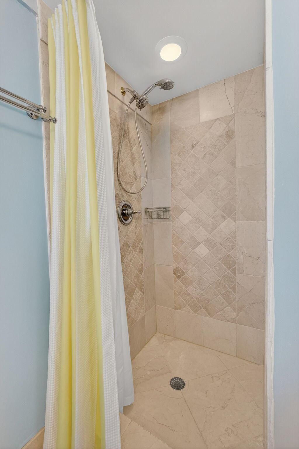 129 S Golfview Road, Unit 7, Lake Worth Beach, FL 33460 Photo