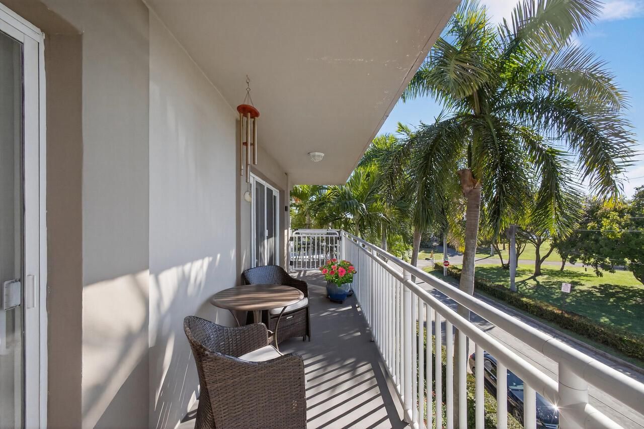 129 S Golfview Road, Unit 7, Lake Worth Beach, FL 33460 Photo