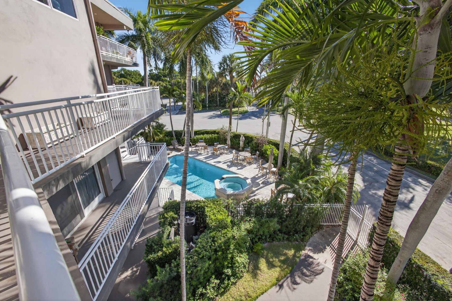 129 S Golfview Road, Unit 7, Lake Worth Beach, FL 33460 Photo