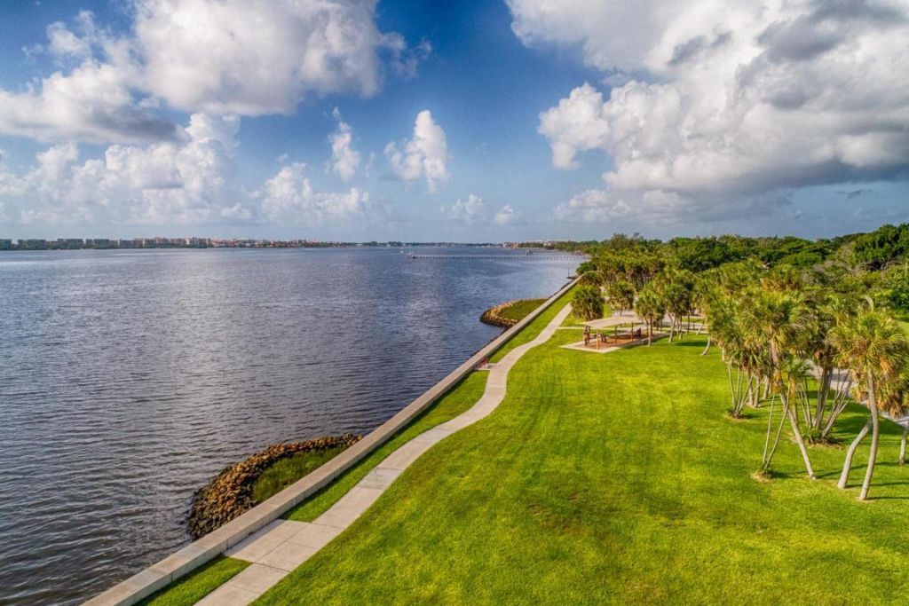 129 S Golfview Road, Unit 7, Lake Worth Beach, FL 33460 Photo