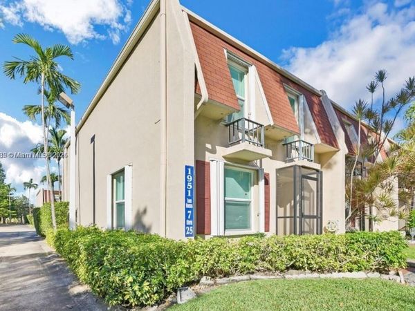 1951 Atlantic Shores Blvd, Unit 8, Hallandale Beach, FL 33009