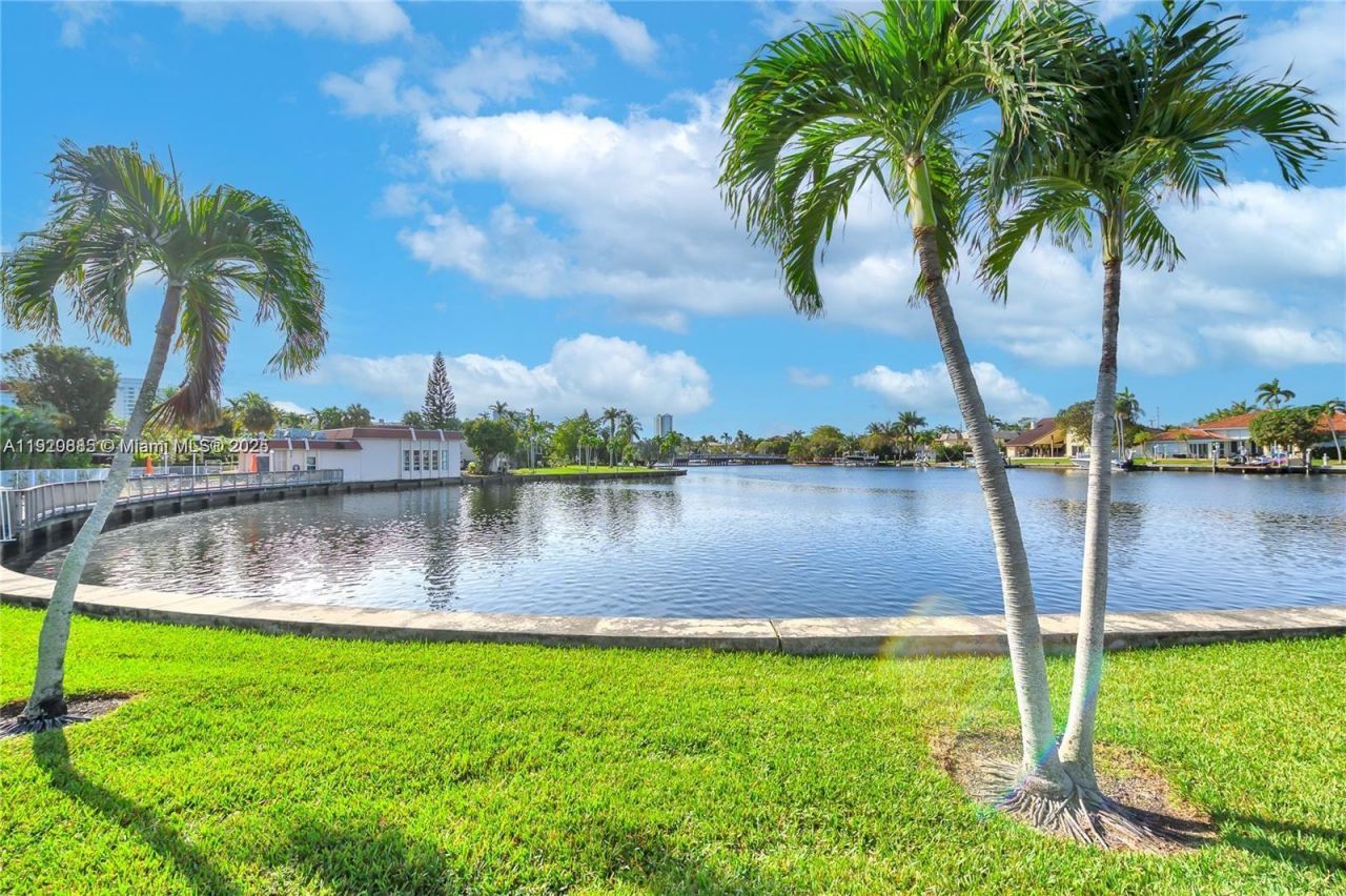 1951 Atlantic Shores Blvd, Unit 8, Hallandale Beach, FL 33009 Photo