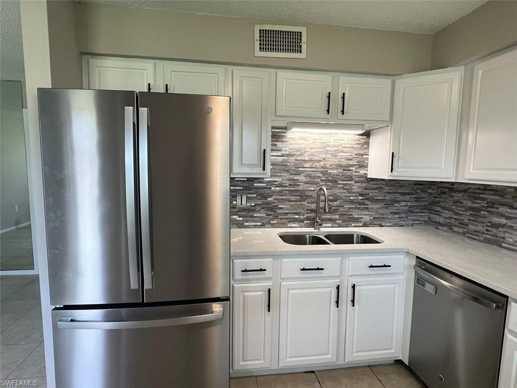 3325 Airport Rd N, Unit L2, Naples, FL 34105 Photo