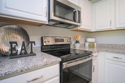 211 Central Creek Drive photo 4