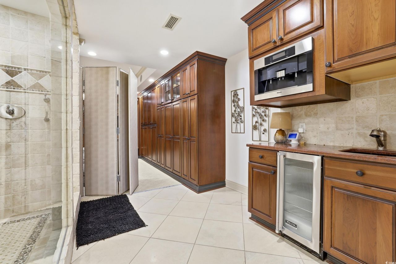 9547 Edgerton Dr. Photo 26