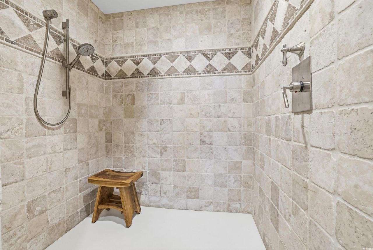 9547 Edgerton Dr. Photo 31