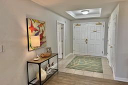 8500 Margate Circle photo 4