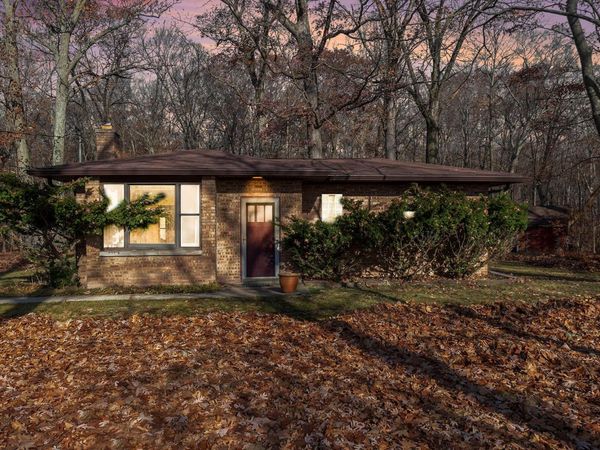 6629 W East Road, Three Oaks, MI 49128