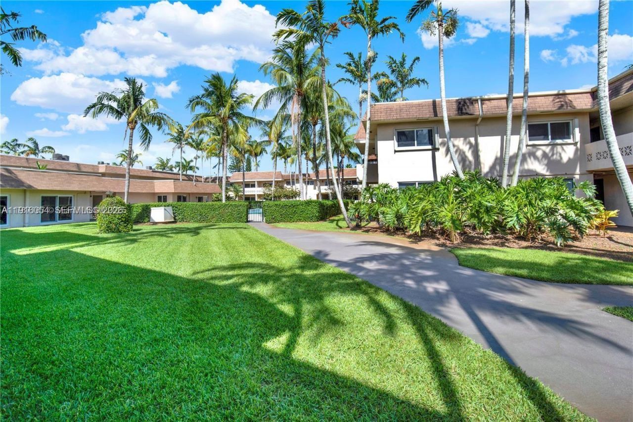 14500 SW 88th Ave, Unit 128, Palmetto Bay, FL 33176 Photo