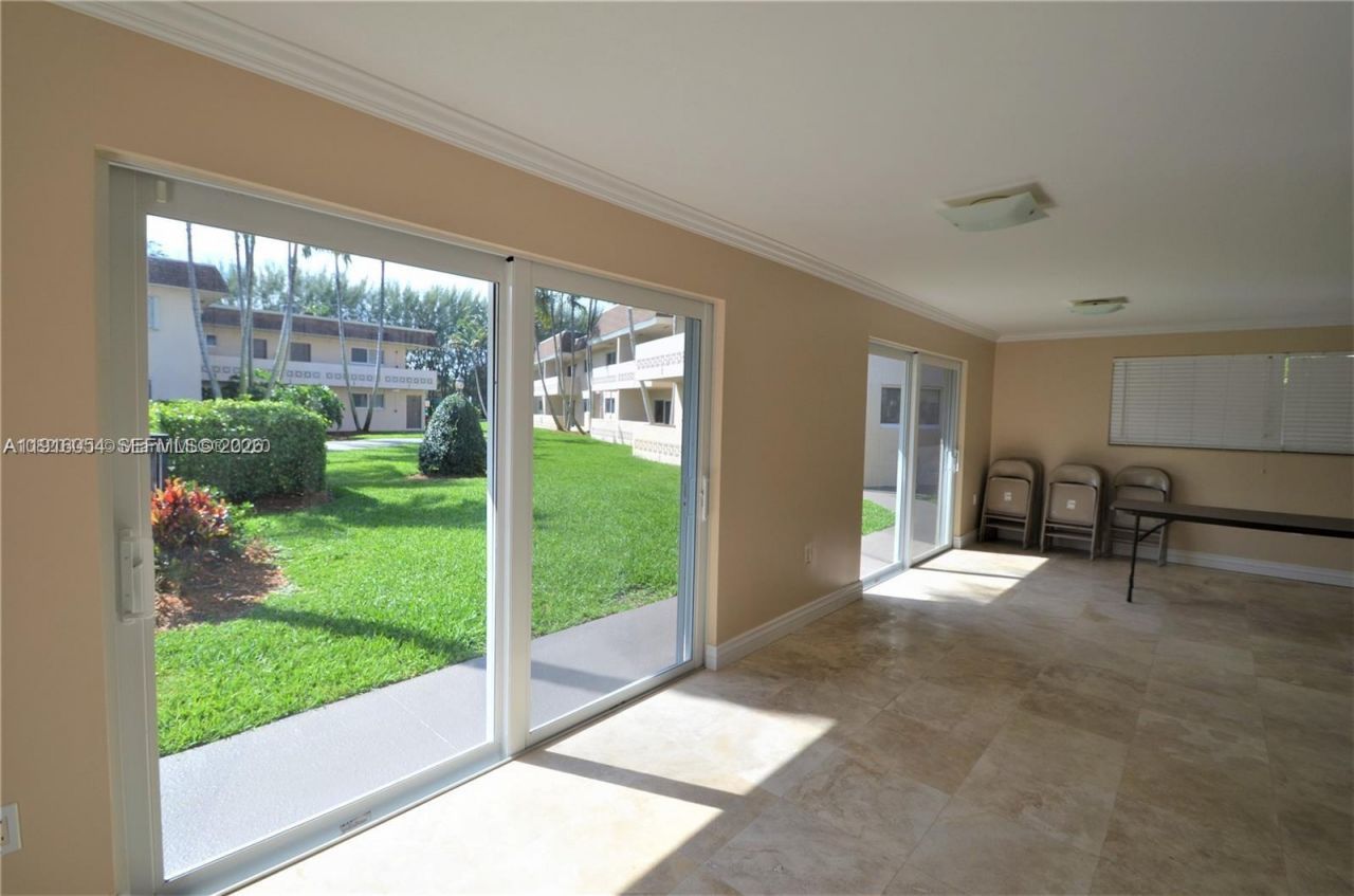 14500 SW 88th Ave, Unit 128, Palmetto Bay, FL 33176 Photo
