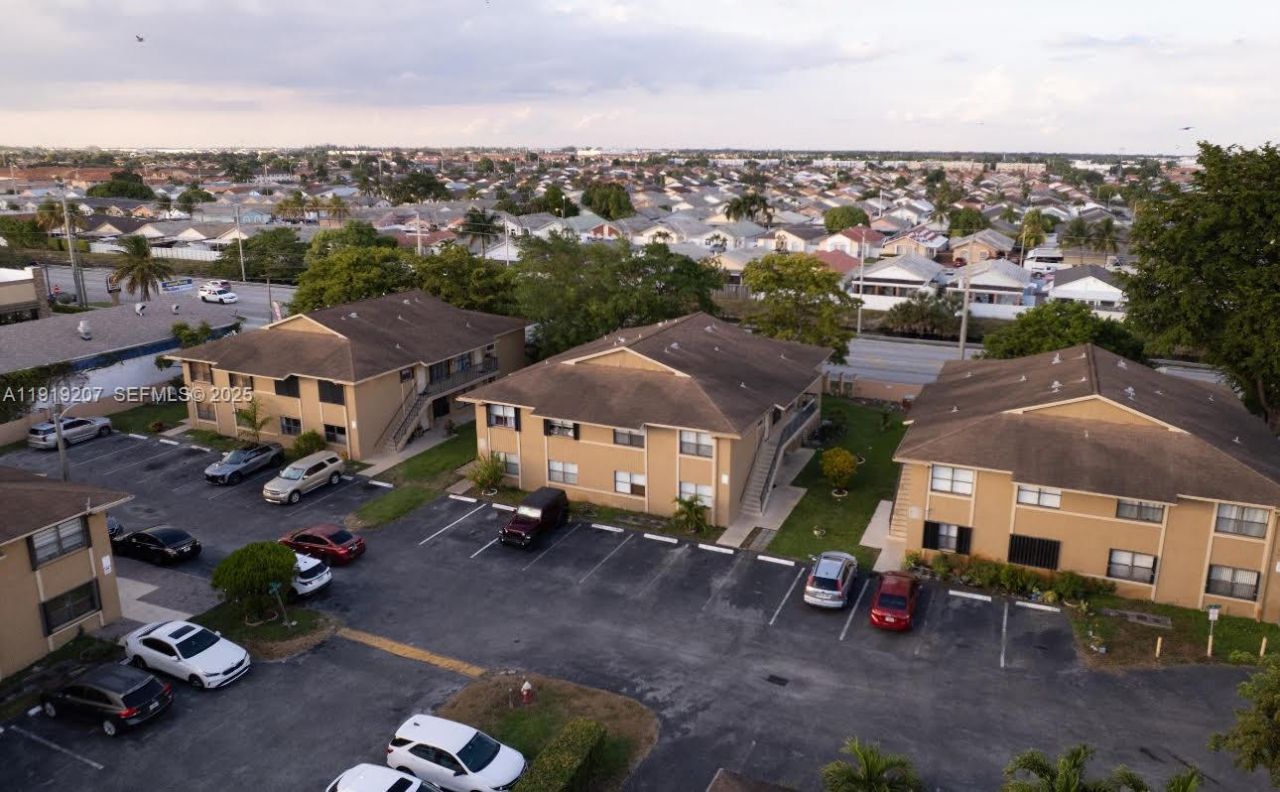 2635 W 67th Pl, Unit 14-12, Hialeah, FL 33016 Photo