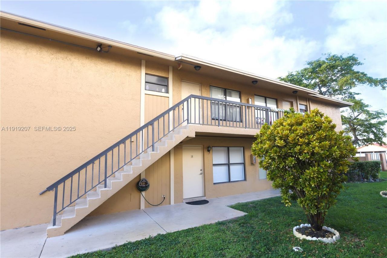 2635 W 67th Pl, Unit 14-12, Hialeah, FL 33016 Photo