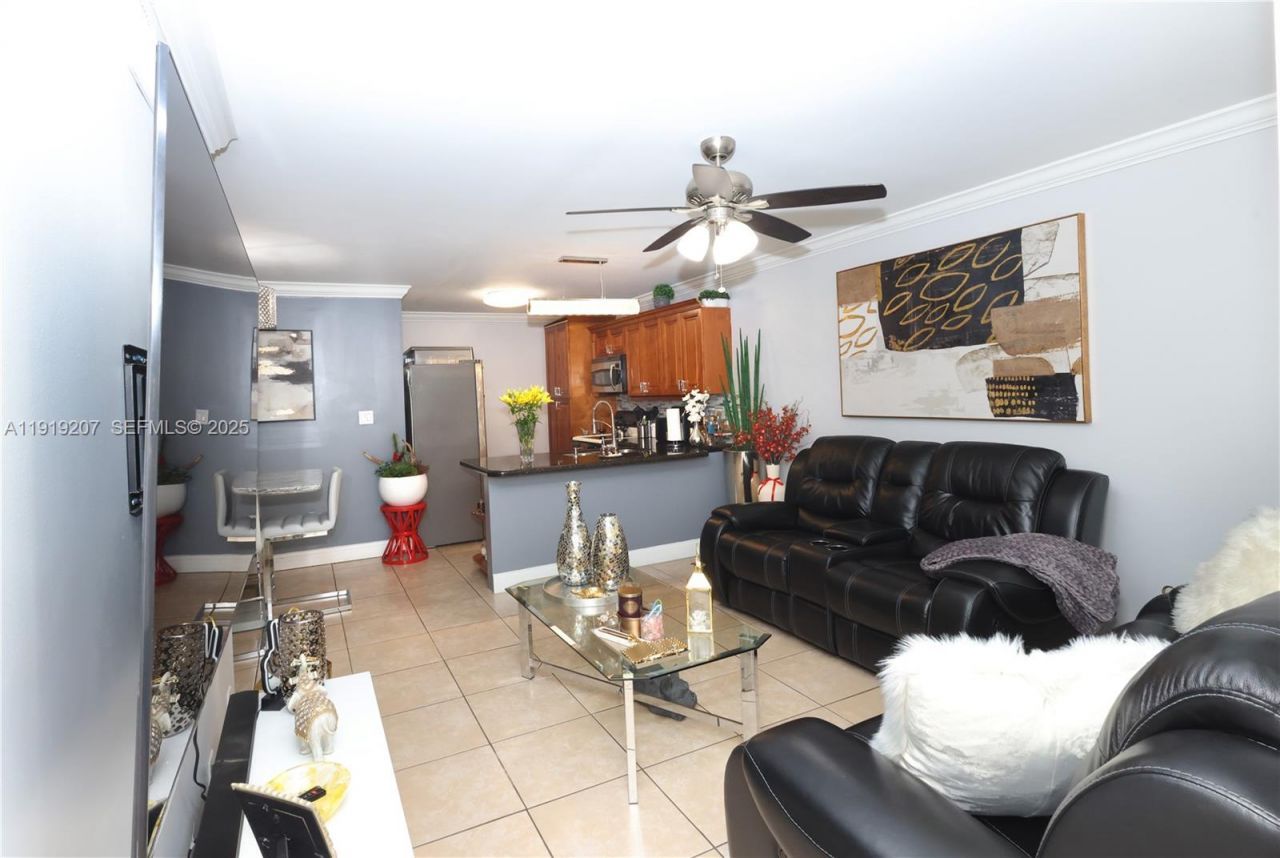 2635 W 67th Pl, Unit 14-12, Hialeah, FL 33016 Photo