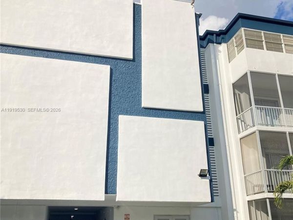 9159 SW 77th Ave, Unit 211, Miami, FL 33156