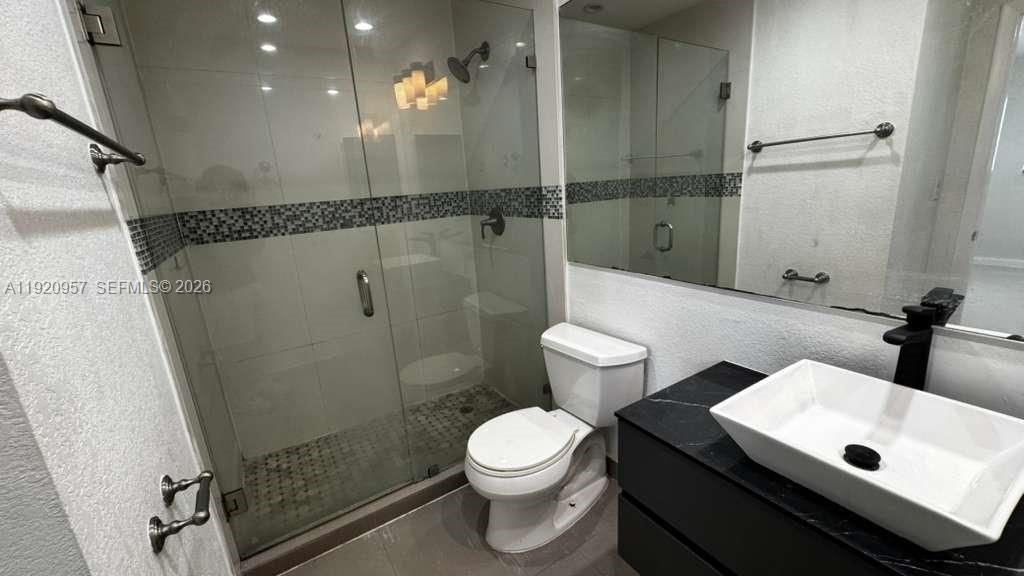 907 NE 199th St, Unit 204, Miami, FL 33179 Photo