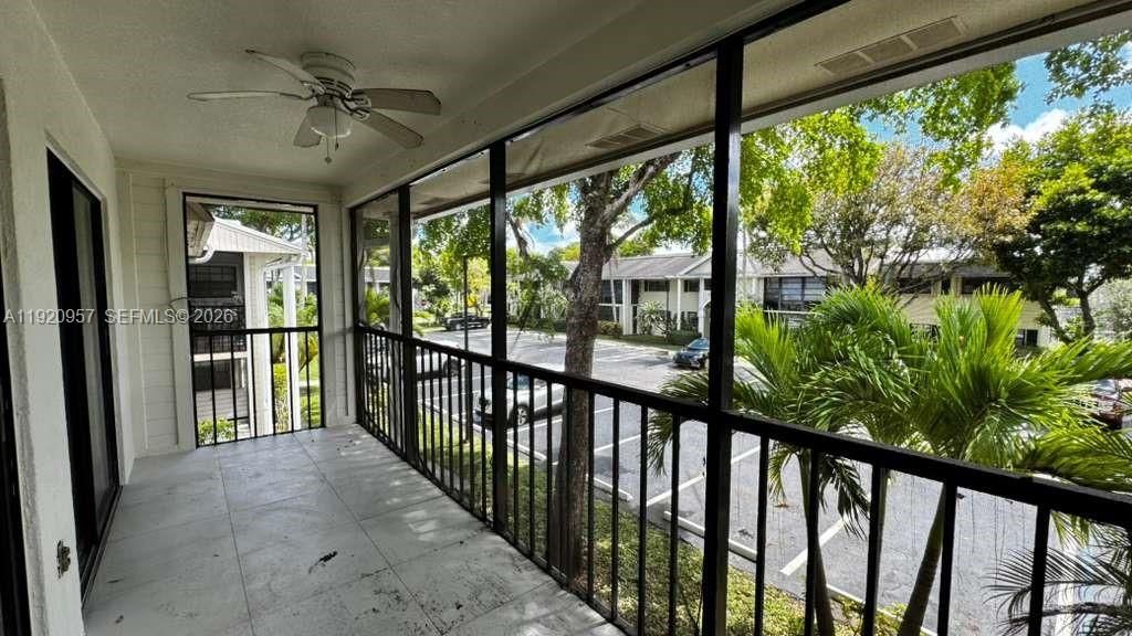 907 NE 199th St, Unit 204, Miami, FL 33179 Photo