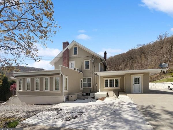 794 CLAREMONT AVENUE, TAMAQUA, PA 18252