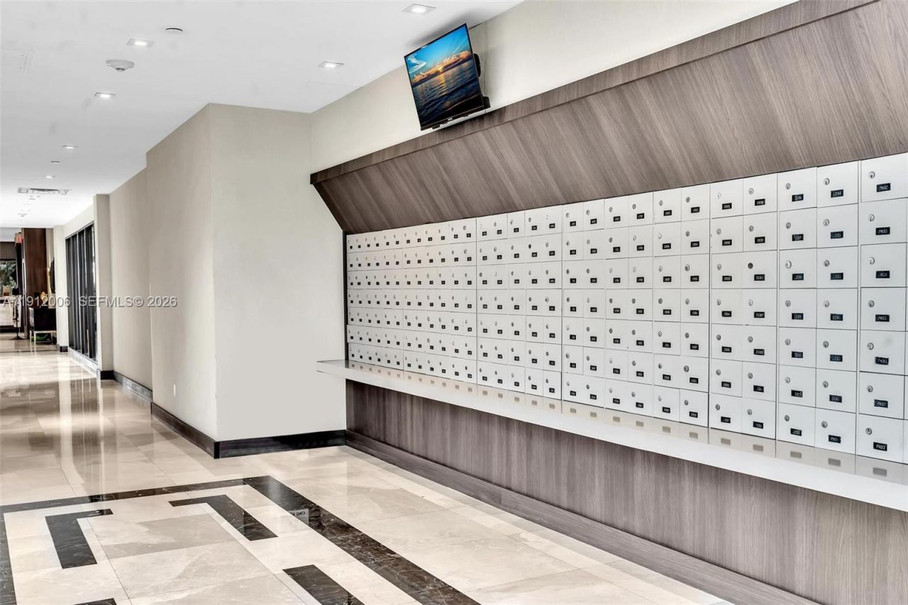 20515 E Country Club Dr, Unit 747, Aventura, FL 33180 Photo