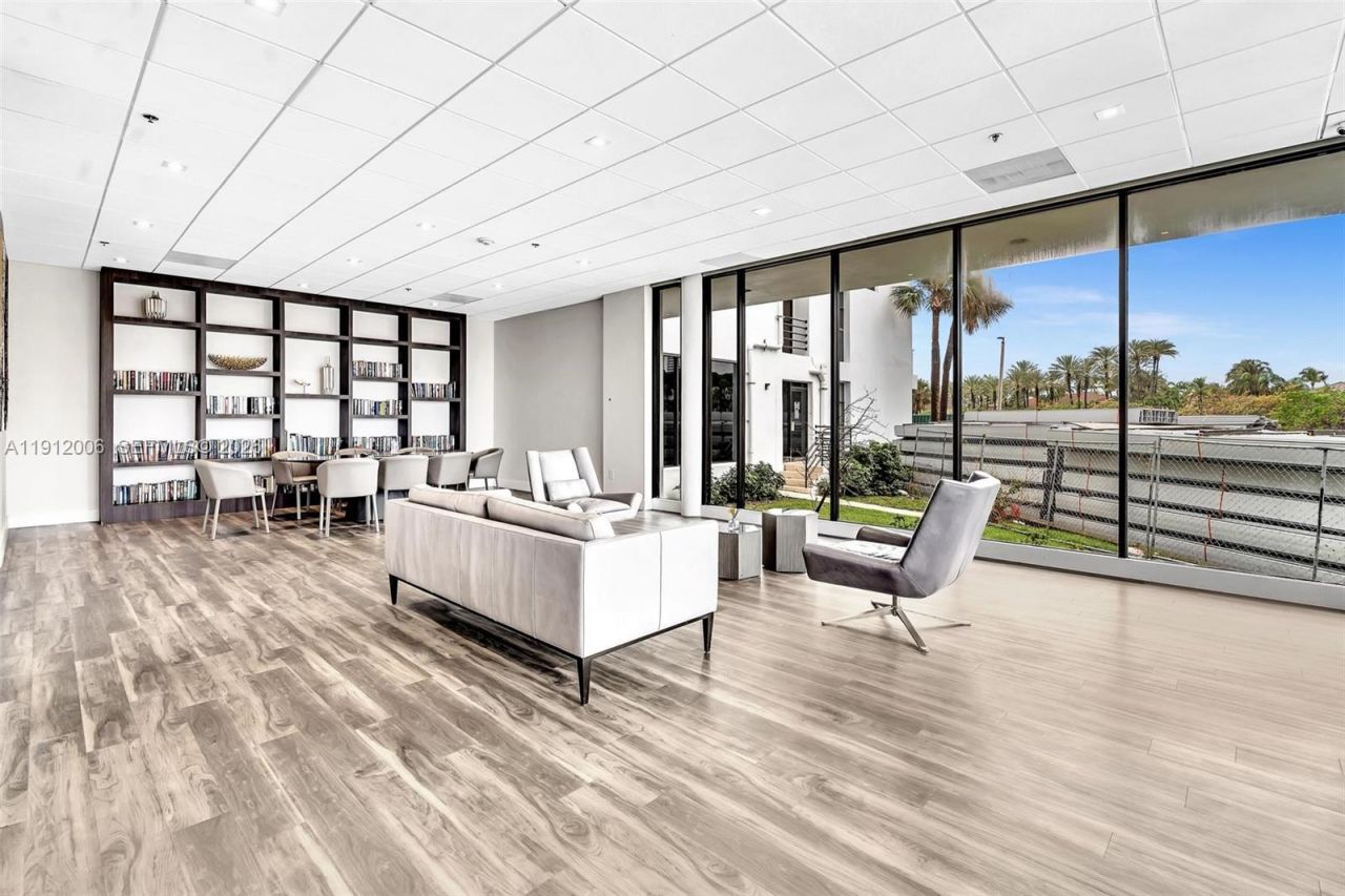 20515 E Country Club Dr, Unit 747, Aventura, FL 33180 Photo