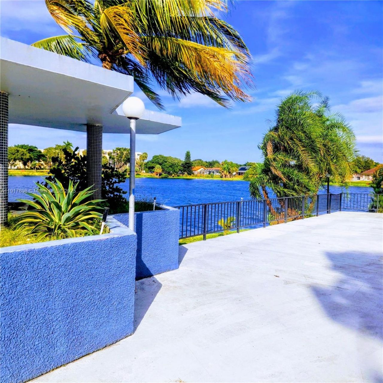 877 NE 195th St, Unit 318, Miami, FL 33179 Photo