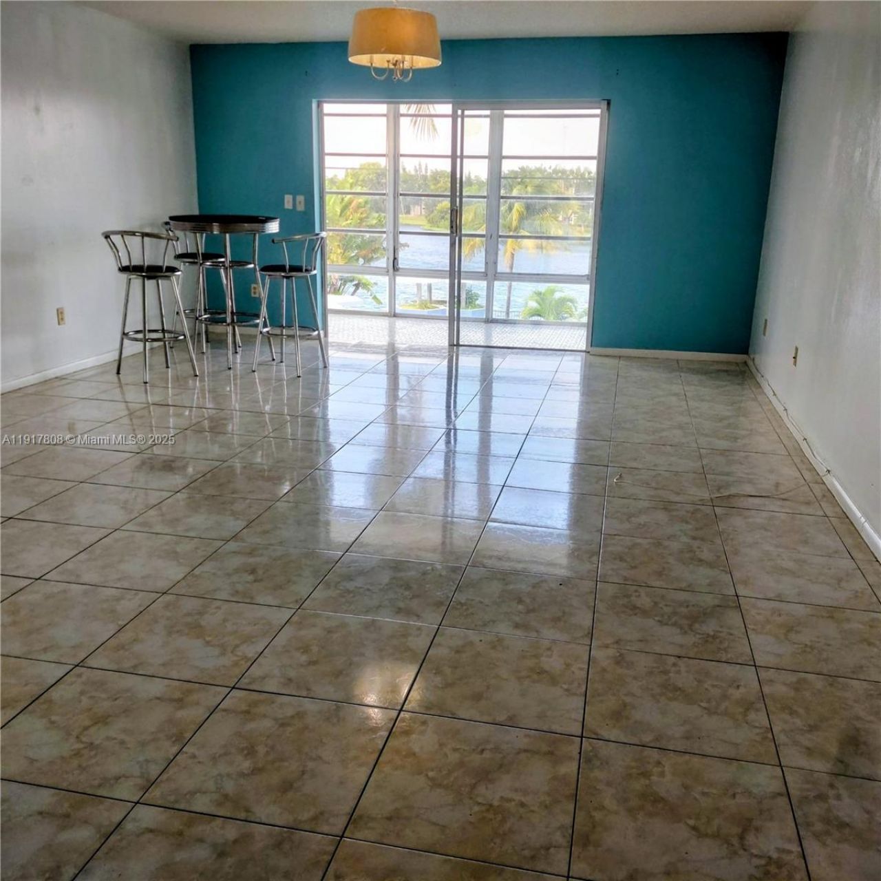 877 NE 195th St, Unit 318, Miami, FL 33179 Photo