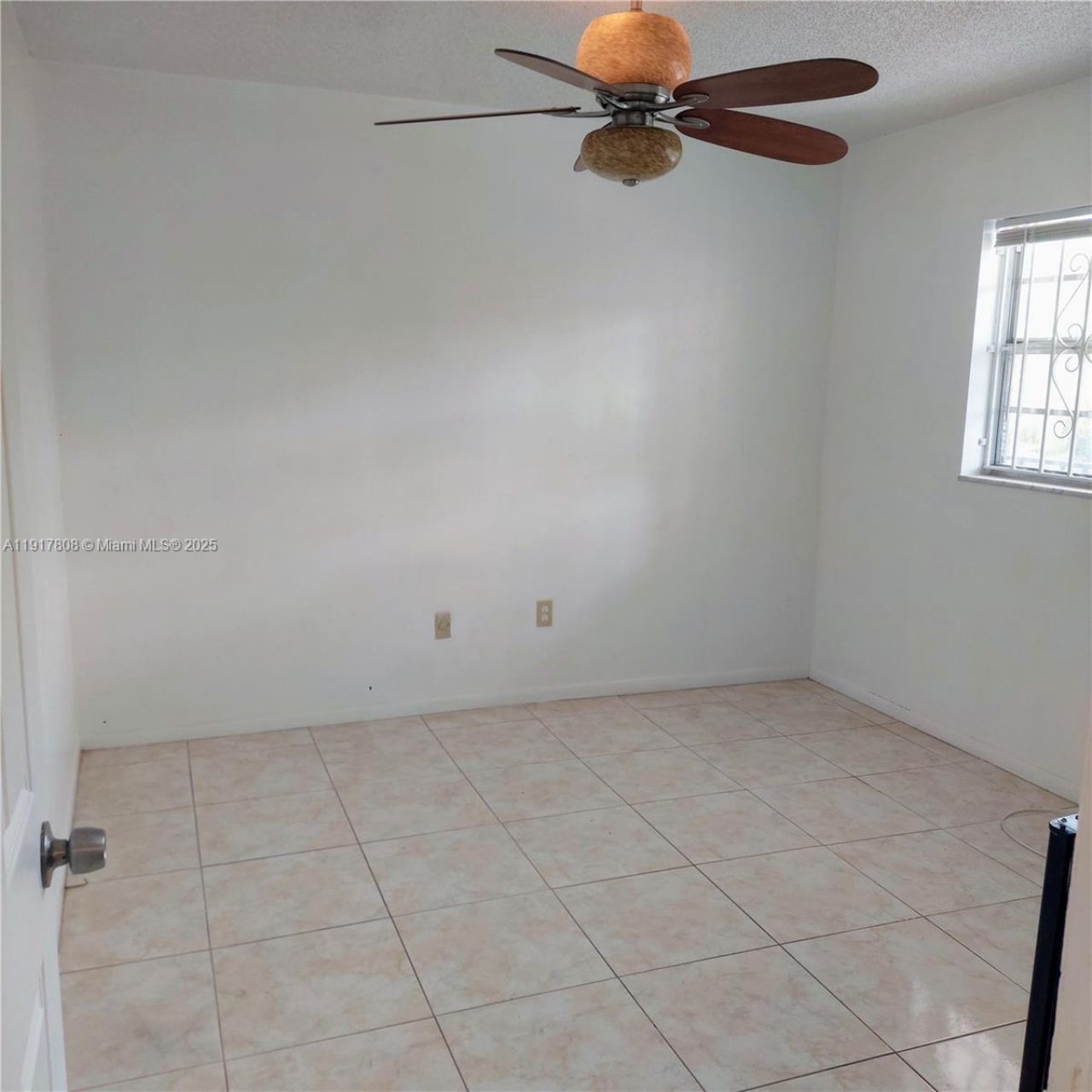 877 NE 195th St, Unit 318, Miami, FL 33179 Photo