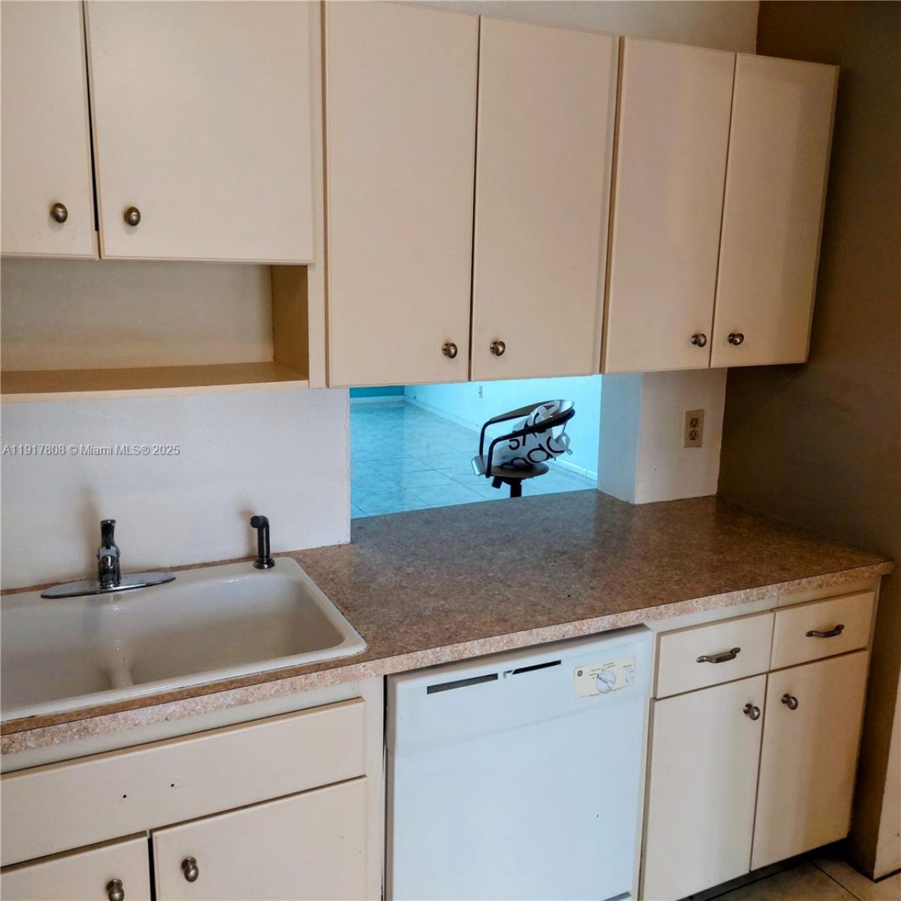 877 NE 195th St, Unit 318, Miami, FL 33179 Photo