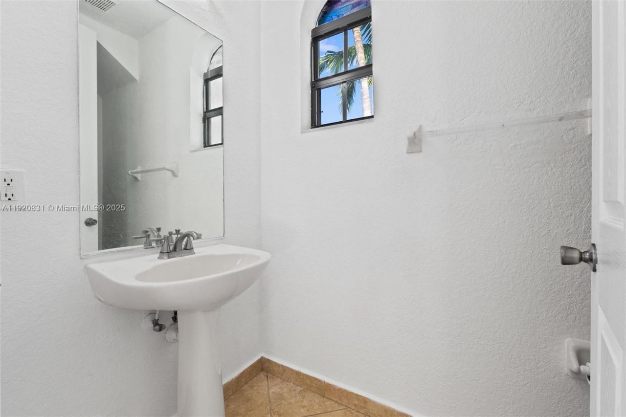 8934 SW 227th Ter, Cutler Bay, FL 33190 Photo