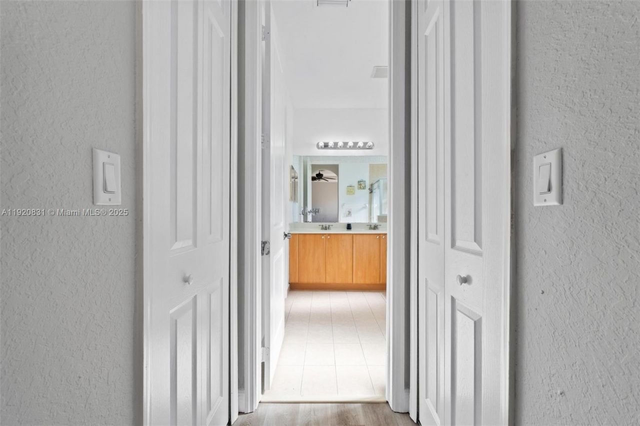 8934 SW 227th Ter, Cutler Bay, FL 33190 Photo