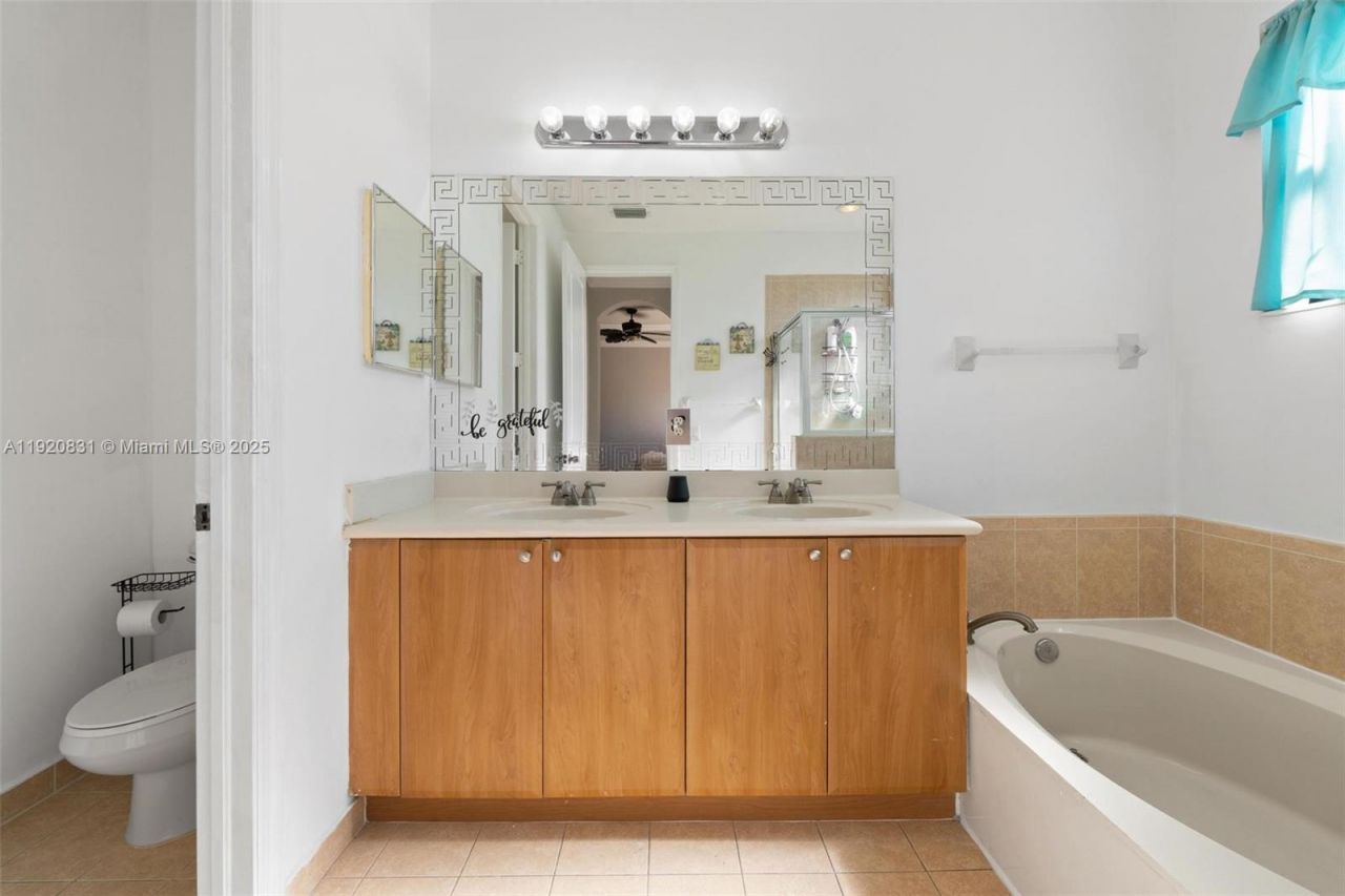 8934 SW 227th Ter, Cutler Bay, FL 33190 Photo