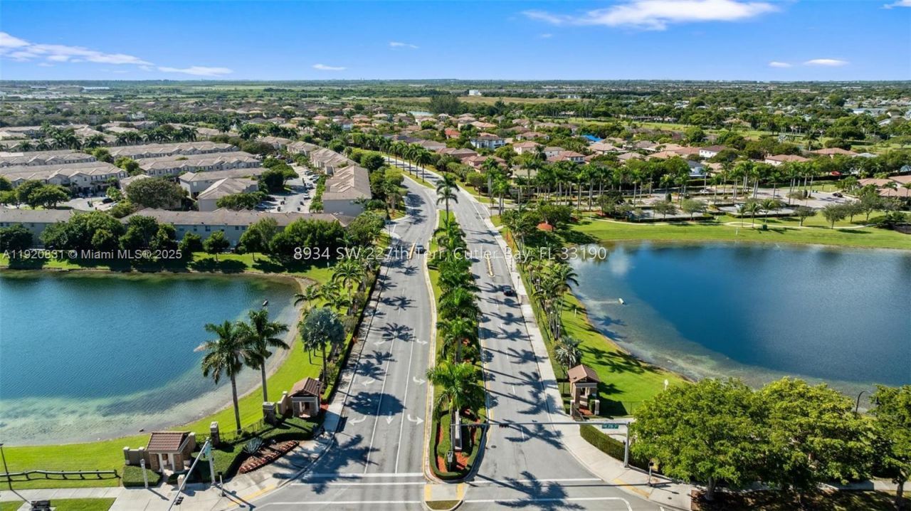 8934 SW 227th Ter, Cutler Bay, FL 33190 Photo