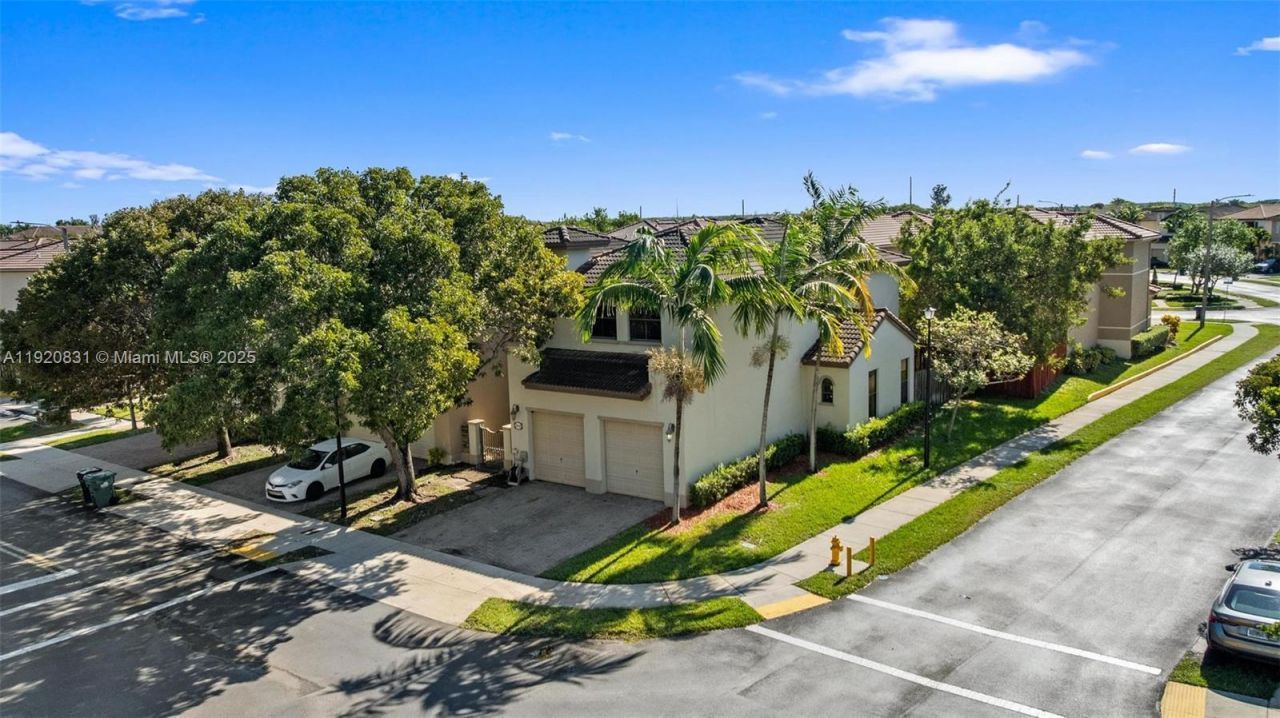 8934 SW 227th Ter, Cutler Bay, FL 33190 Photo
