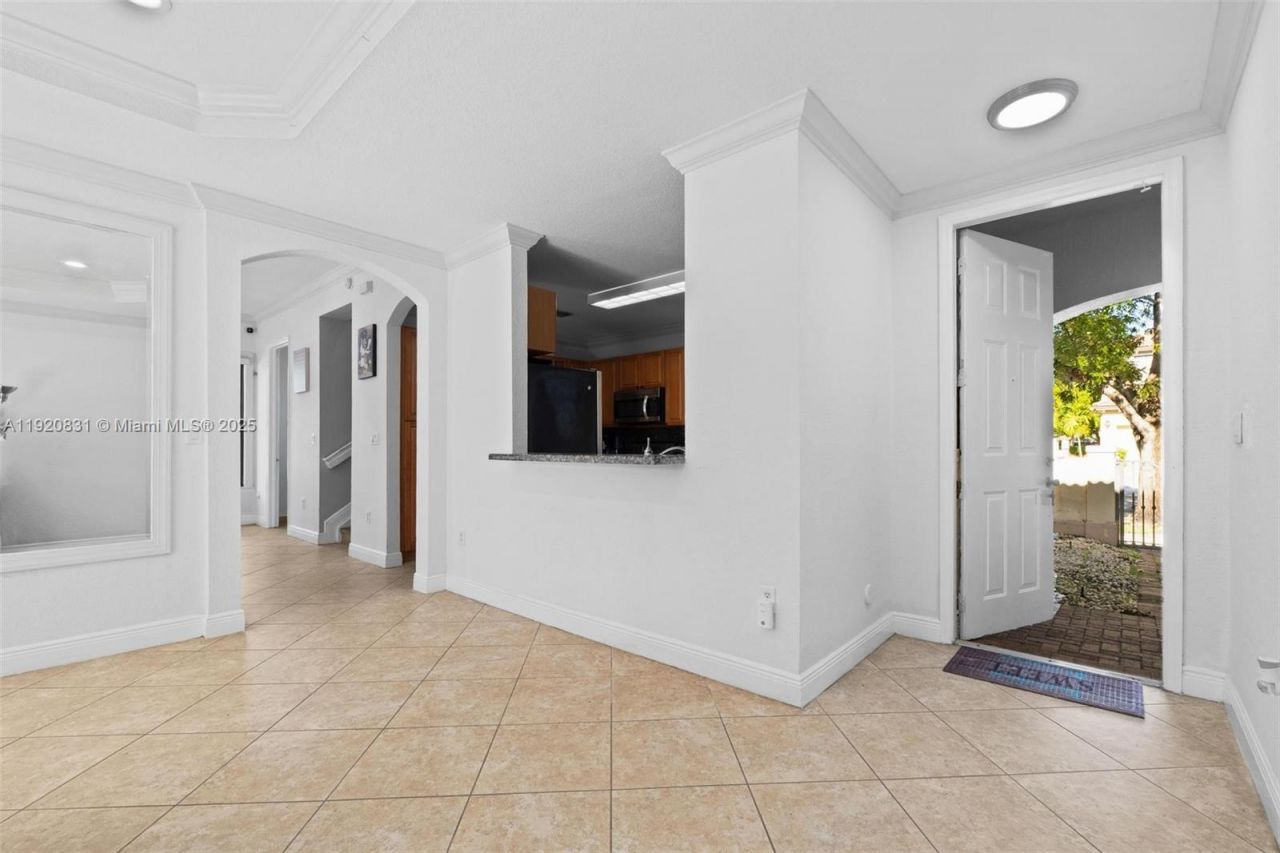 8934 SW 227th Ter, Cutler Bay, FL 33190 Photo