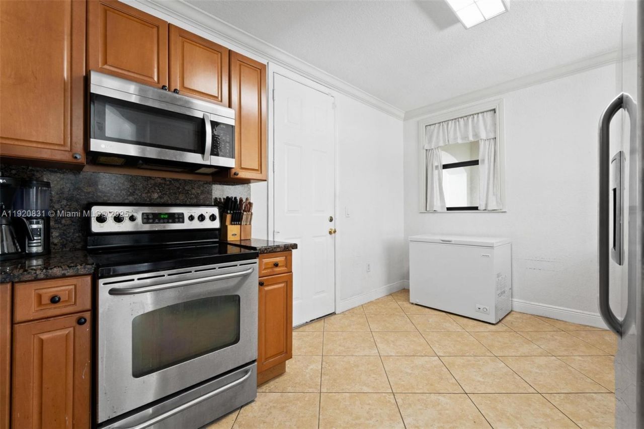 8934 SW 227th Ter, Cutler Bay, FL 33190 Photo