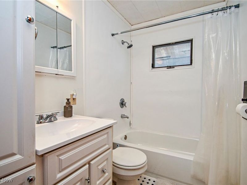 1199 Iona Avenue, Akron, OH 44314 Photo 16