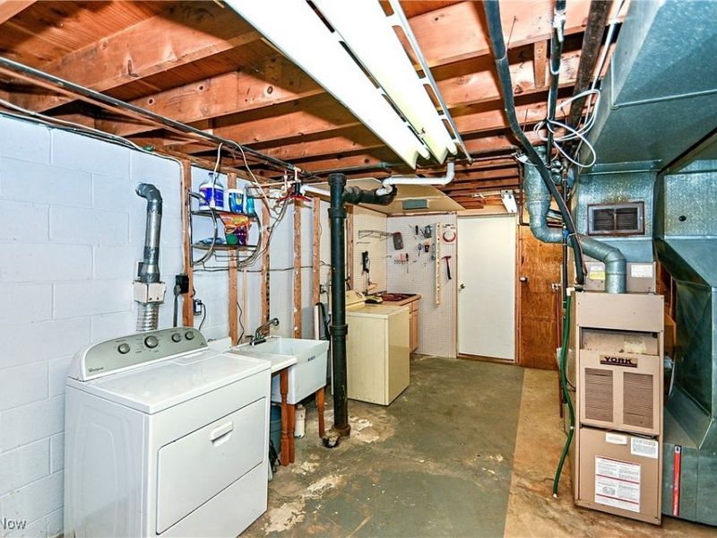 1199 Iona Avenue, Akron, OH 44314 Photo 30