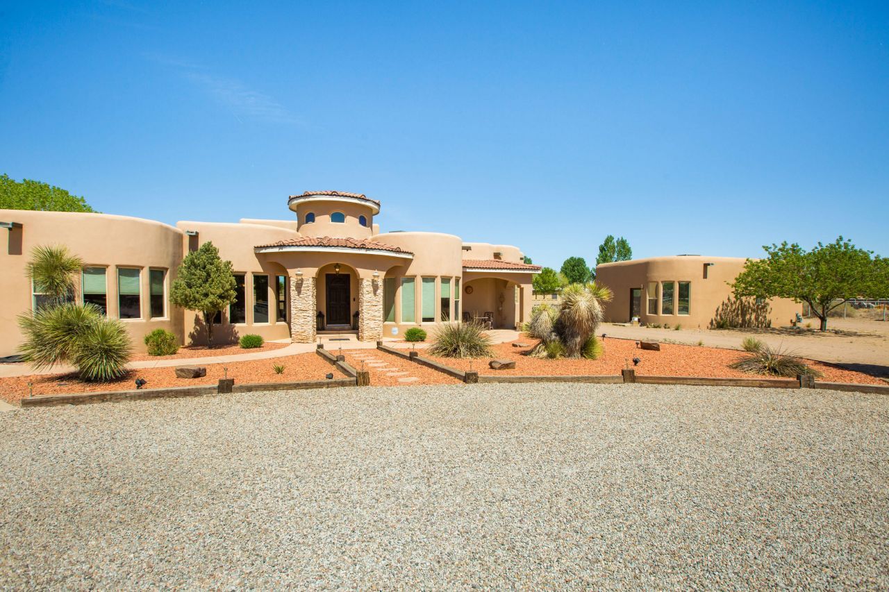 6908 Roble Blanco Drive Sw, Albuquerque, NM 87105 Main Photo