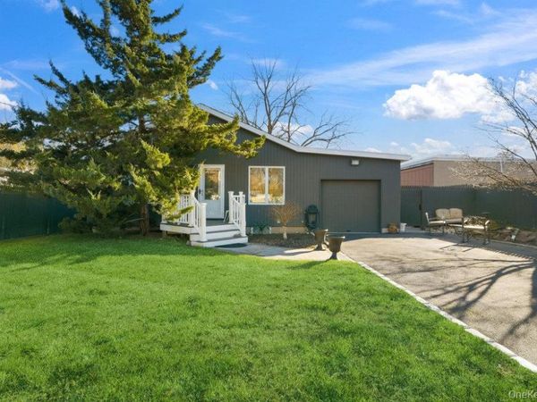 9 Lynch Street, Huntington Station, NY 11746